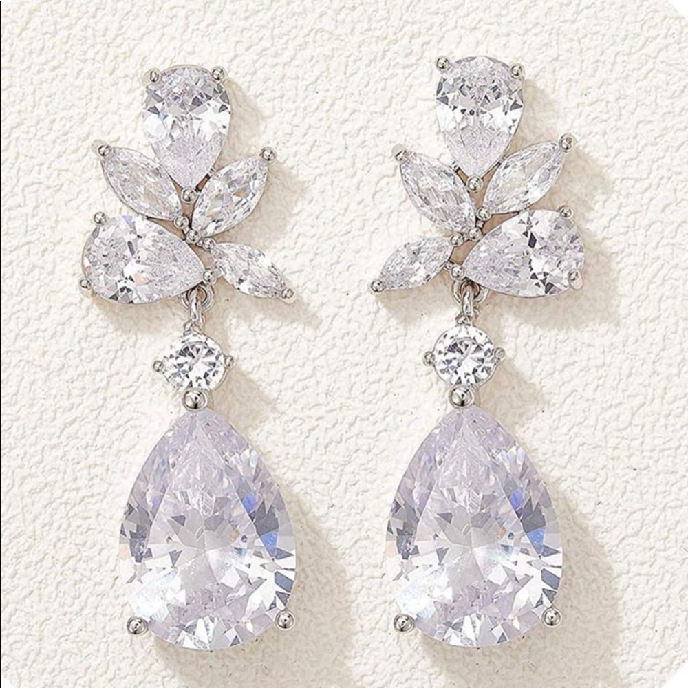 Elegant bridal earrings